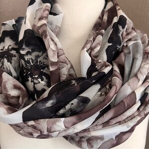 Large 28”x72” Scarf by ISAAC MIZRAHI LIVE. Floral Print Scarf